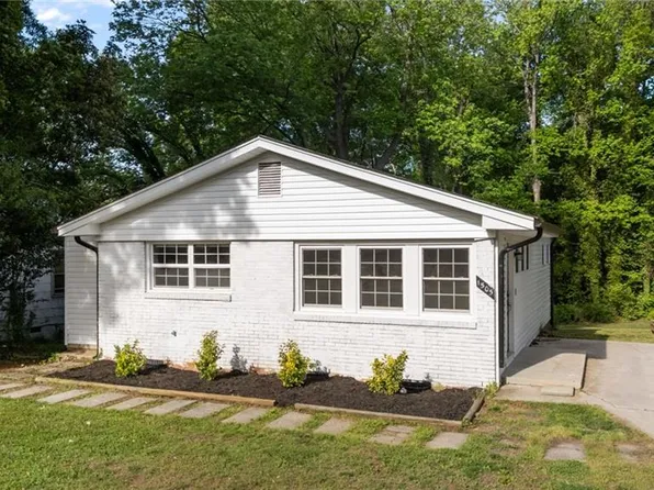 1505 Cook St, High Point, NC 27262