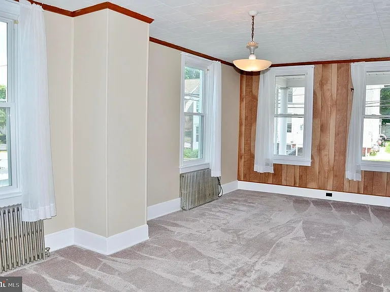33 W Forrest Ave — Photo 49
