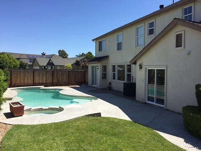 1st image of 1552 Blackbird Ct