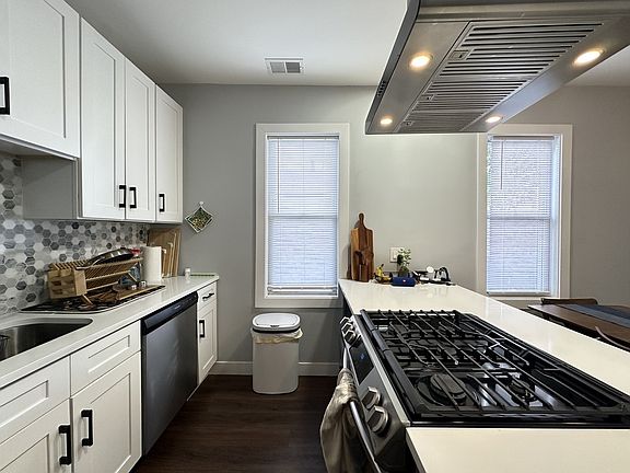 2nd image of 1721 N Mozart St #2