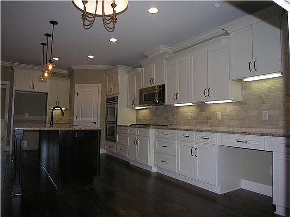 3rd image of 812 Piccadilly Drive Site #609-lot 609