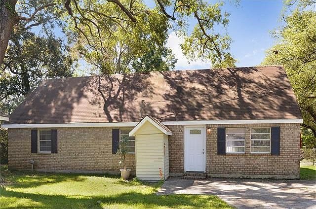 1st image of 27236 Cloverland Dr