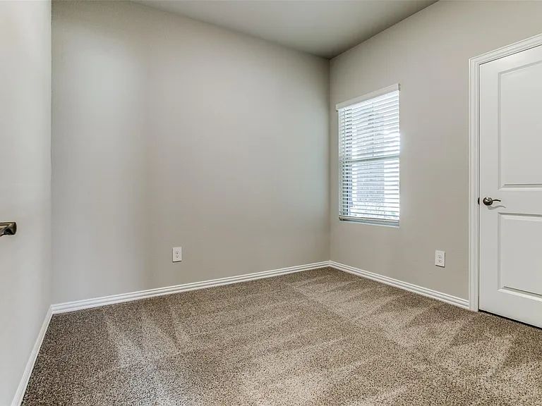 612 McKenna Dr — Photo 22