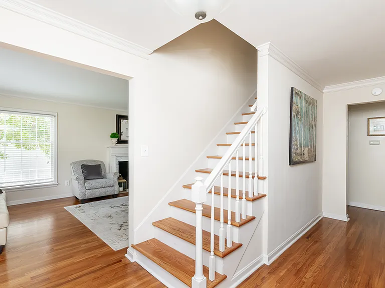 2223 Strathmoor Blvd #FURNISHED — Photo 17