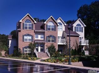 36 Pinnacle Dr #14, Pt Jefferson, NY 11777
