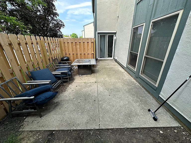 1070 Merrimar Cir S #C — Photo 13