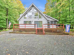 319 N Gate Rd, Lake Ariel, PA 18436