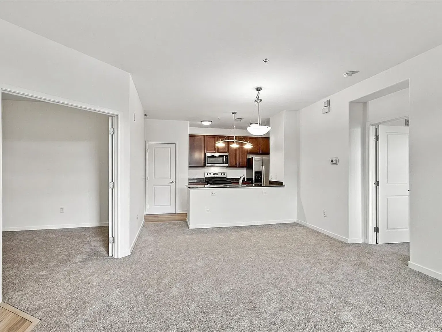 2 bed, 1.5 bath, 870 sqft, $1,950 — Photo 2