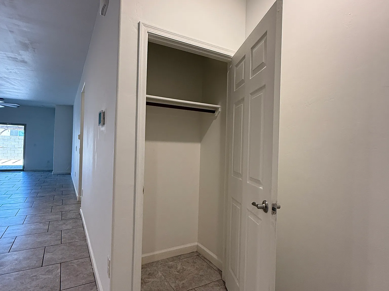 4 bed, 1926 sqft, $2,150 — Photo 2