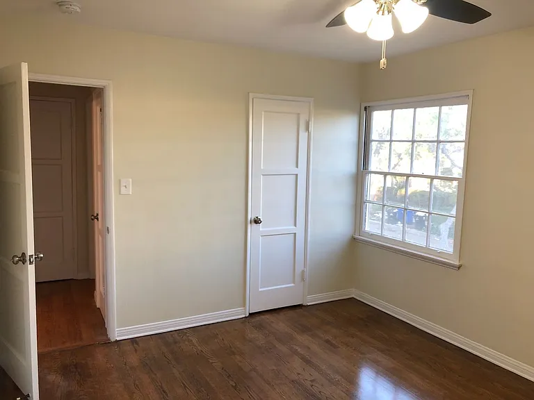 621 Midvale Avenue — Photo 32