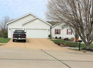 713 Sierra Ridge Ave, Pacific, MO 63069