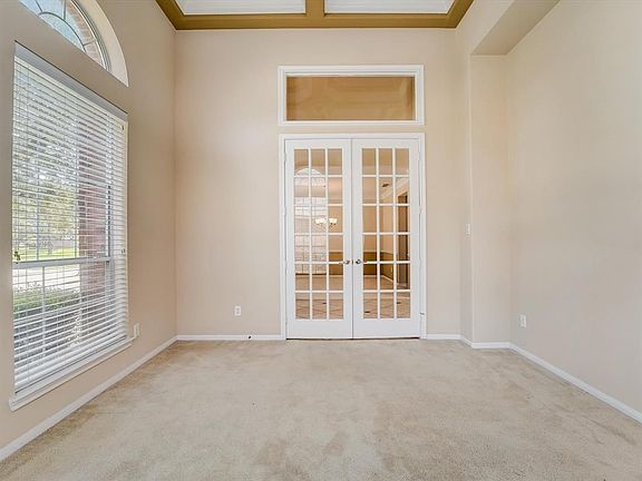 3rd image of 2518 Rose Bay Drive