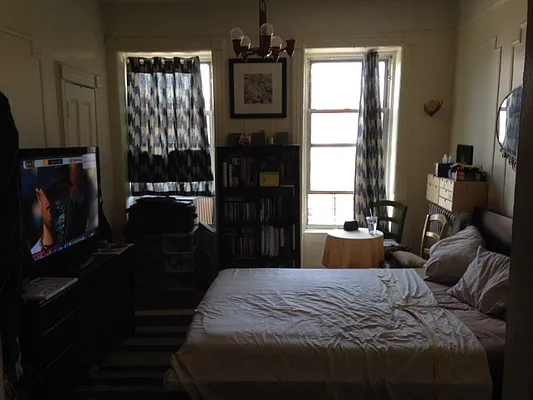 Rented by Premier Metro Realty Corp | media 44