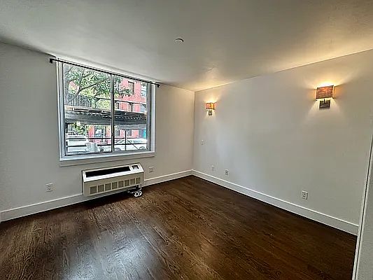2nd image of 178 E 117th St APT 1B