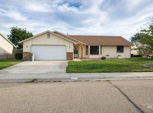 337 S Valley Dr, Nampa, ID 83686