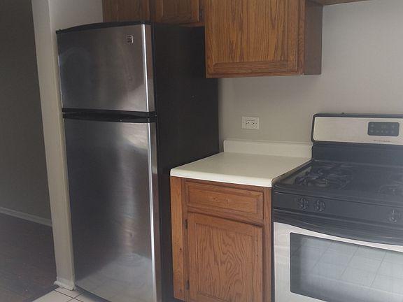 4th image of 504 Meadow Green Ln #504