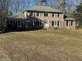 560 Hawthorne Dr, Fayetteville, GA 30214