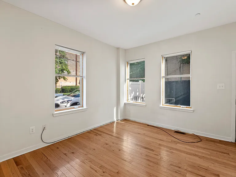1643 Fitzwater St #A — Photo 14
