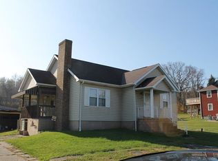 453 McClellandtown Rd, Uniontown, PA 15401
