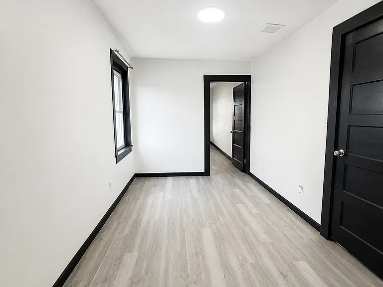 1-145 Washington Ave #8 — Photo 2