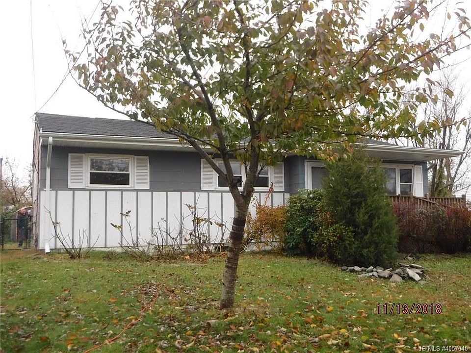 1st image of 940 Hunt Dr