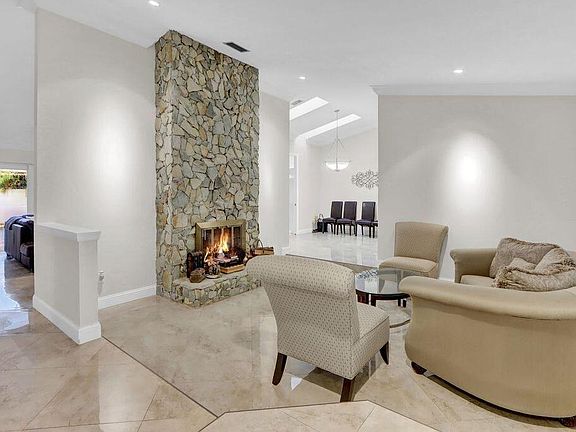 4th image of 2665 NW 41st St