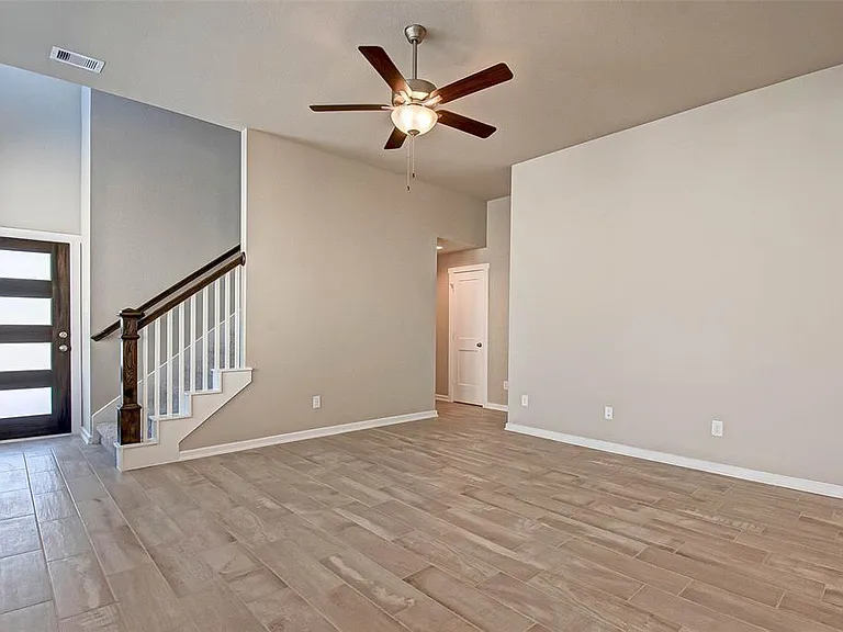 311 N Spotted Fern Dr — Photo 3