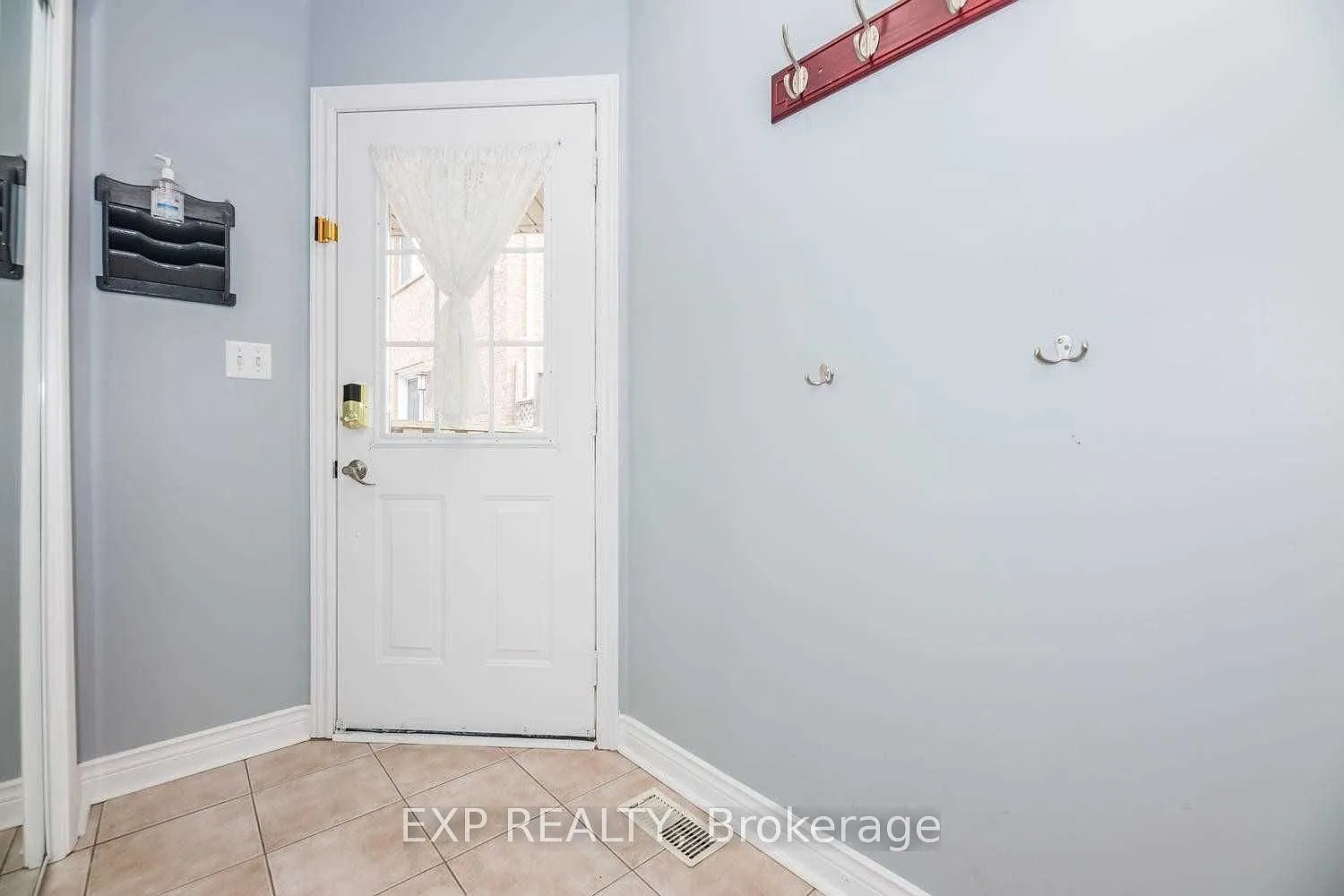3 bed, $2,900 — Photo 3