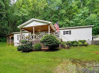 125 Stargazer Ln, Tuckasegee, NC 28783