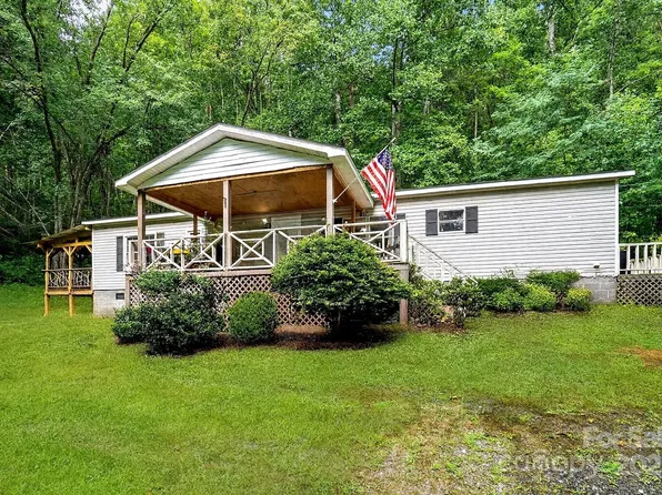 125 Stargazer Ln, Tuckasegee, NC 28783