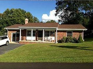 106 Winners Cir, Hurricane, WV 25526