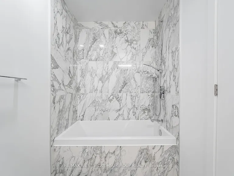 458 Richmond St W #806 — Photo 22