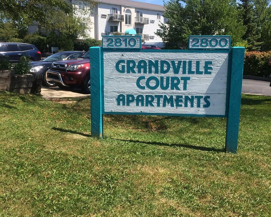 2nd image of 2810 W Grandville Ave