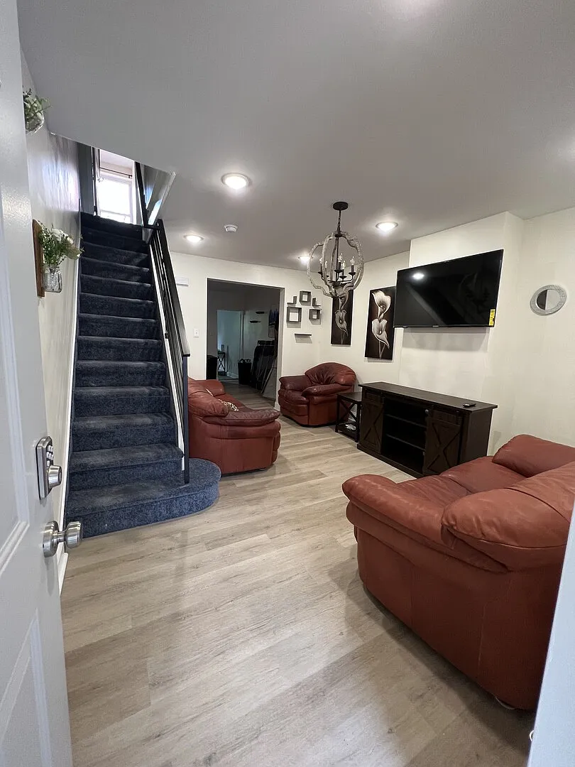 2 Bedroom with office — Photo 2