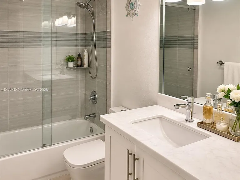 301 NE 14th Ave #207 — Photo 9