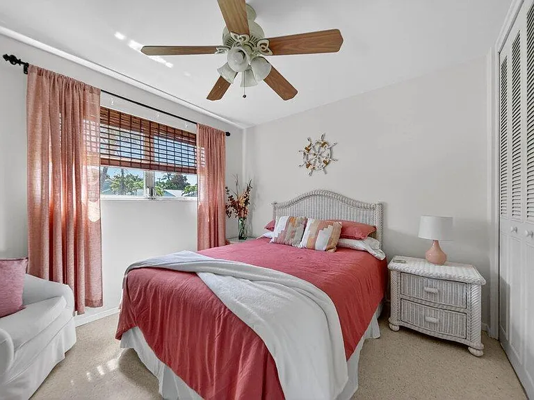 262 SE Monterey Ave — Photo 23