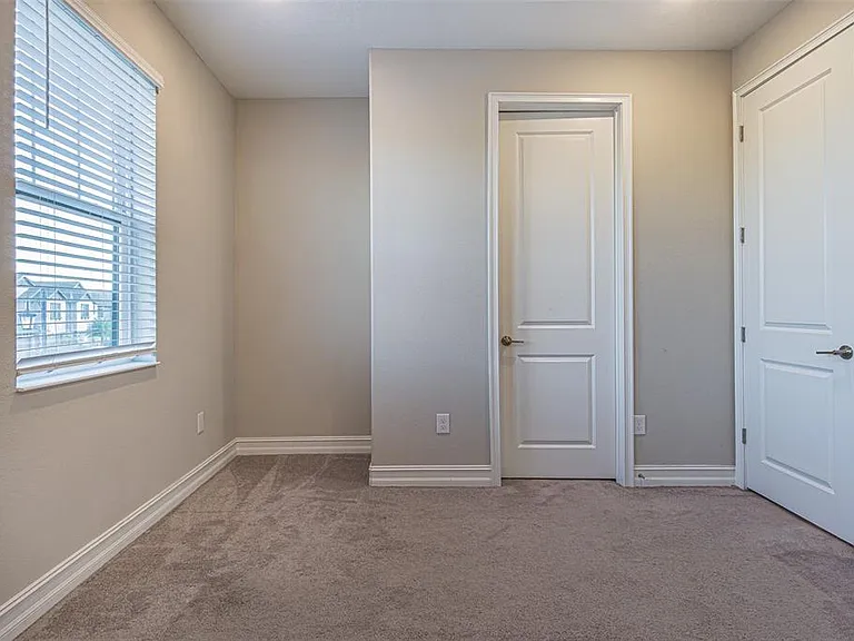5062 San Martino Dr — Photo 28