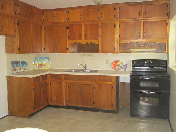Beautifu Maple Cabinets
