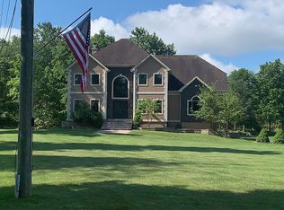 7 Timber Trl, Mahopac, NY 10541