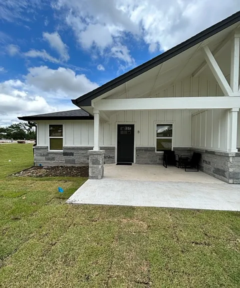 2224 Ranch Road 1869 #B — Photo 2