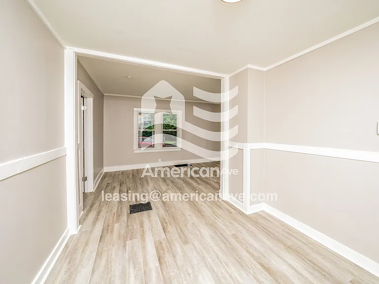 1066847_004_dining_room_13955220.jpg