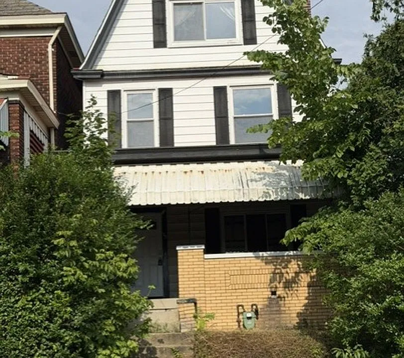 75 Craighead St