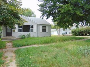 1611 7th St, Clay Center, KS 67432