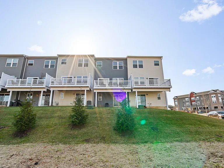 204 Station Dr — Photo 33