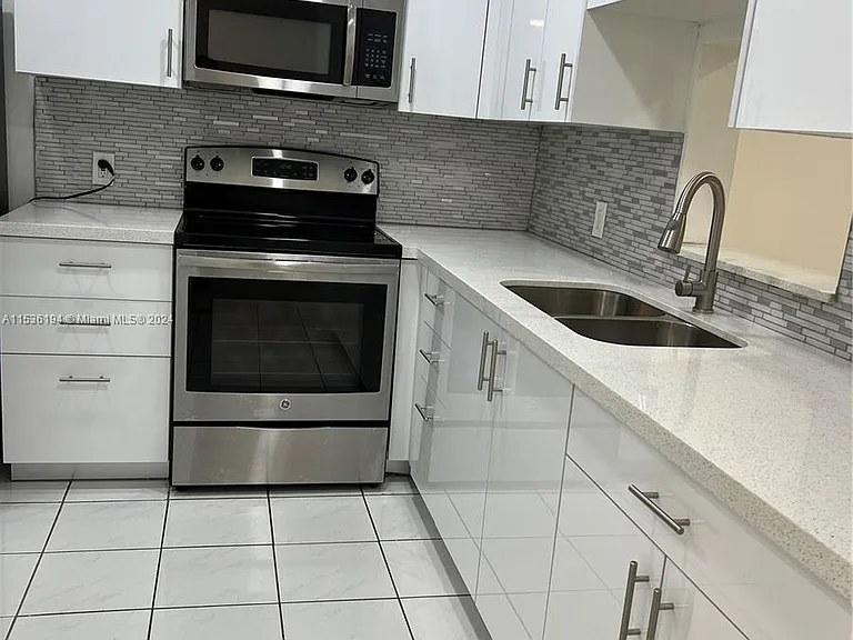 11925 NE 2nd Ave #B308 — Photo 7