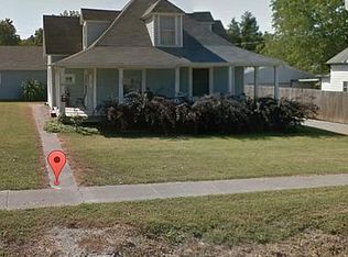 503 E Olive St, Mc Leansboro, IL 62859