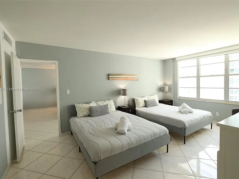 5151 Collins Ave #927 — Photo 6
