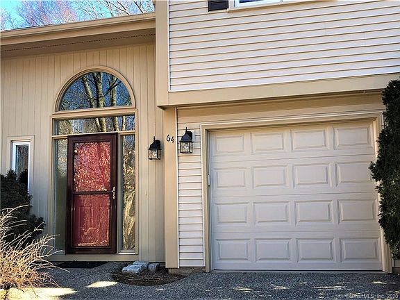 3rd image of 64 Uplands Way Unit 64