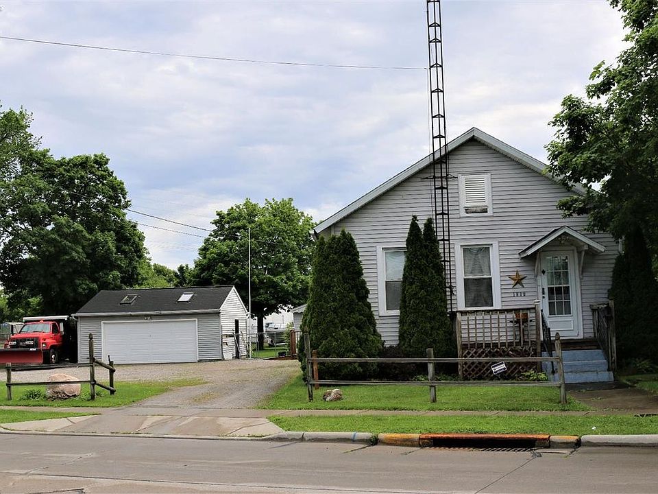 1st image of 1810 Campbell St