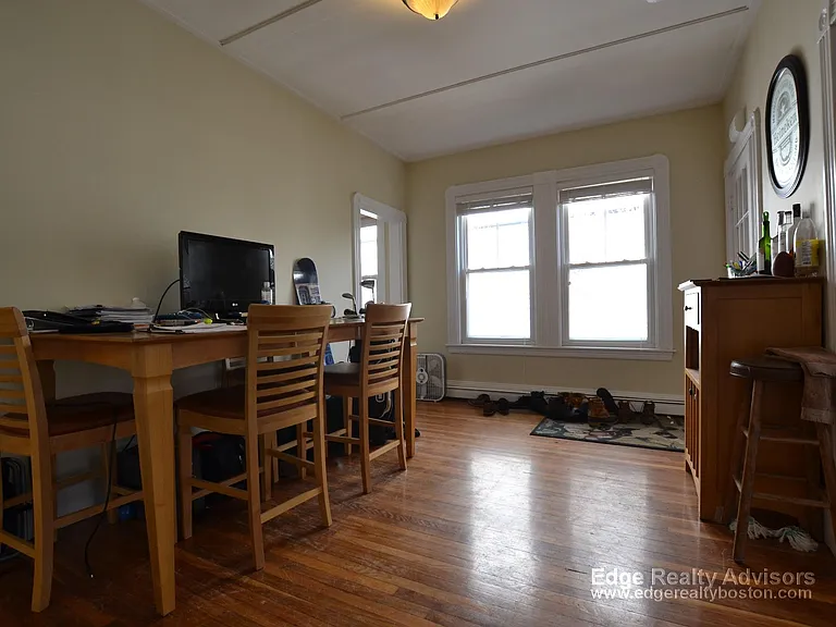 91 Surrey St — Photo 7